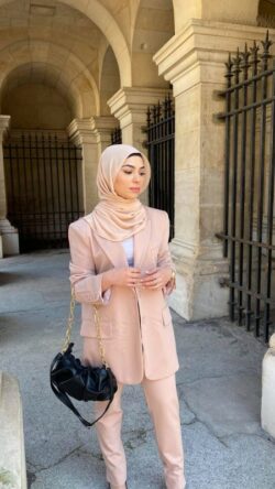 NUDE CLASSY